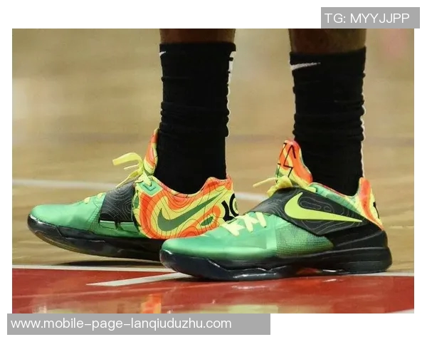 杜克大学发布独特白蓝配色Kobe5球鞋引发球迷热议