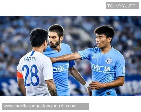 前大连人球员质疑上海人执教失控高层决策引发争议 前大连人球员质疑上海人执教失控高层决策引发争议